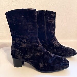NEW  Intentionally Blank Hype Black Velvet Boots